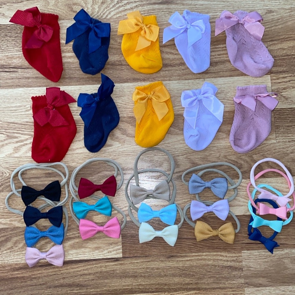 27 piece headband and sock bundle for baby 0 to 1 year old